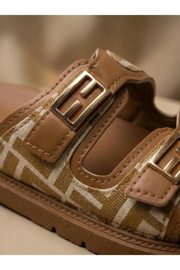 Willow Patterned Buckle Sandals - White