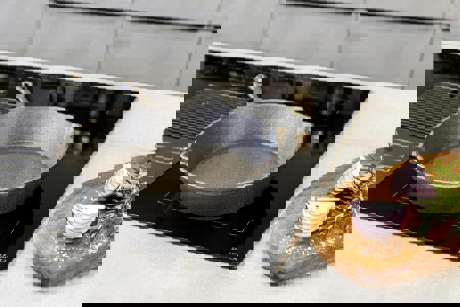 KitchenCraft Deluxe Cast Iron 24cm Round Plain Grill Pan