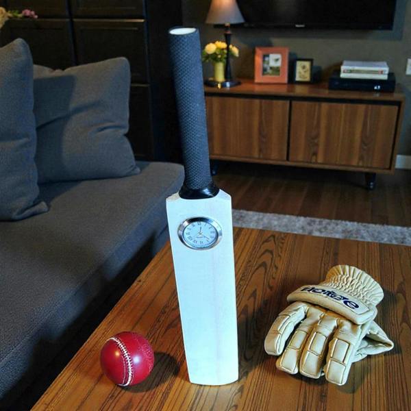 CRICKET-GIFTS Mini Bat Clock Ideal for Personalisation