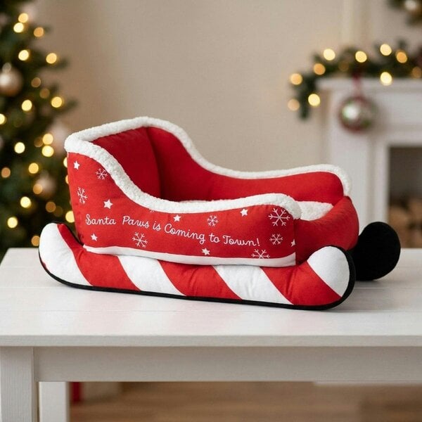 Garden Greatness Chester's Cosy Sleigh Shaped Pet Bed