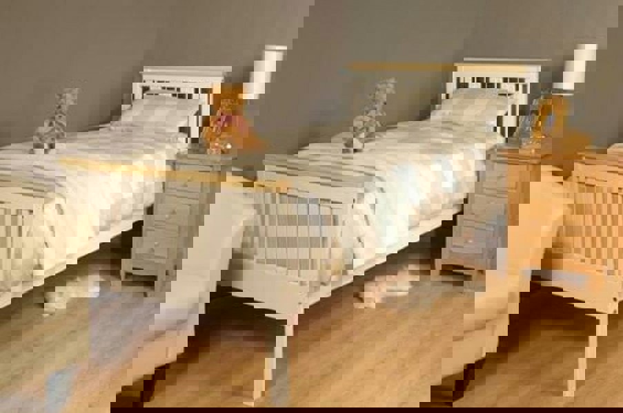 Comfy Living Atlantis Wooden Bed Frame - A Classic and Timeless Addition to Your Bedroom Decor