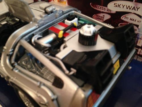 back to the future 2 delorean 1:24 scale welly 22441w new
