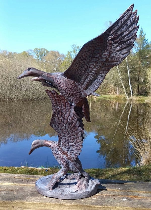 Inspirational Gifting Set of 3 Flying Ducks Garden Sculpture Ornament Decor