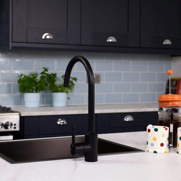Flode Bryne | Single Lever Kitchen Sink Mixer Tap with Swivel Spout | Matt Black Finish