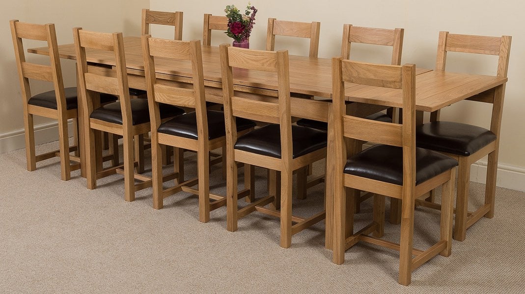 That's Furniture Richmond Large Oak Extending Dining Table with Lincoln Oak Chairs