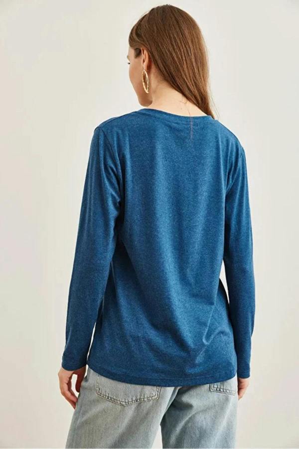 Hoxton Gal V-Neck Wool-Viscose Draped Sweater