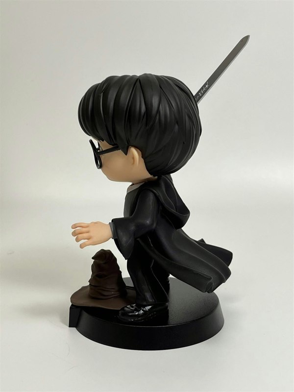 Iron Studios Harry Potter With Sword Of Gryffindor Harry Potter Approx 5.5 Inches WBHPM67922