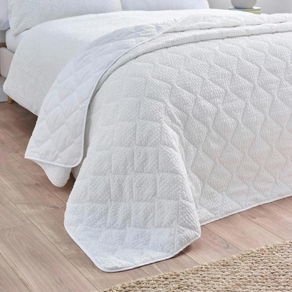 Catherine Lansfield Crinkle Seersucker Texture Bedspread White