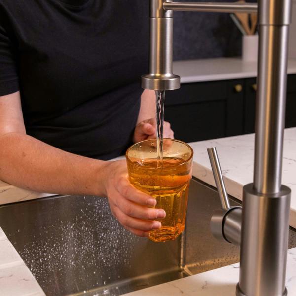 Flode Fjädra | Pull Out Kitchen Sink Mixer Tap | Spring Style Mixer Tap | Brushed Steel | Round Head