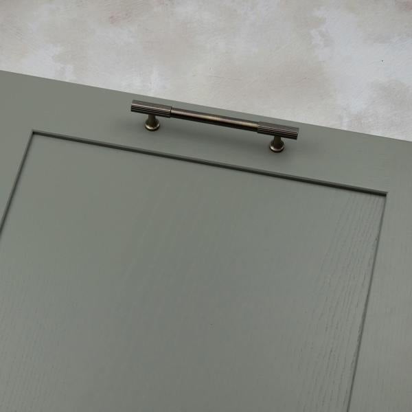 Handle & Home Antique Brass Reeded Knob/Handles