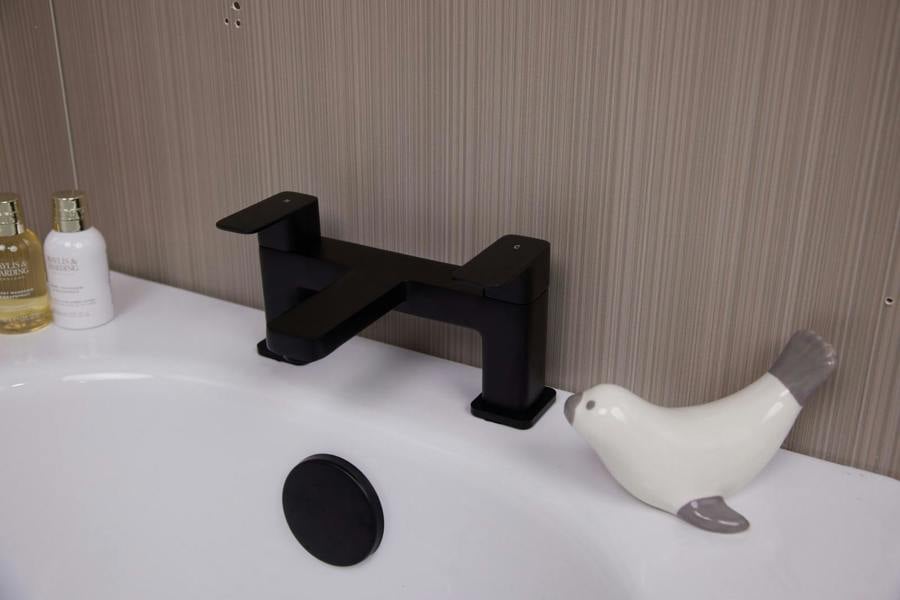 Flode Glan | Bath Filler | Matt Black