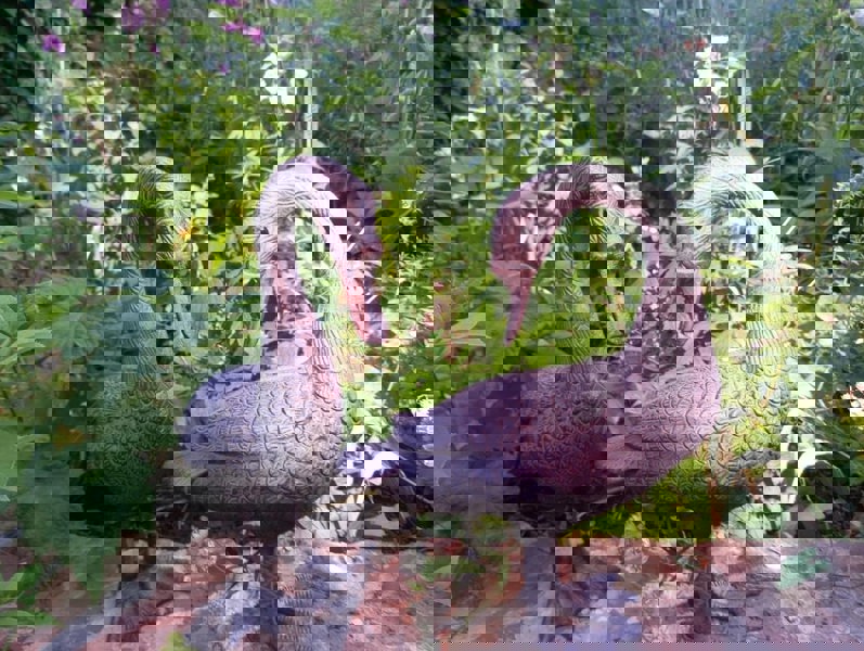 Inspirational Gifting Pair of Geese Garden Sculpture Ornaments