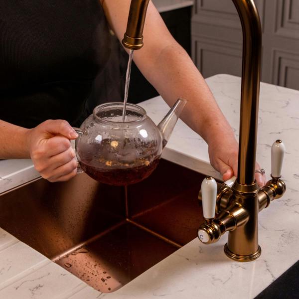 Flode korsa | Traditional Cruciform Style 3 in 1 Instant Boiling Tap | White Ceramic Levers | Brushed Copper Finish