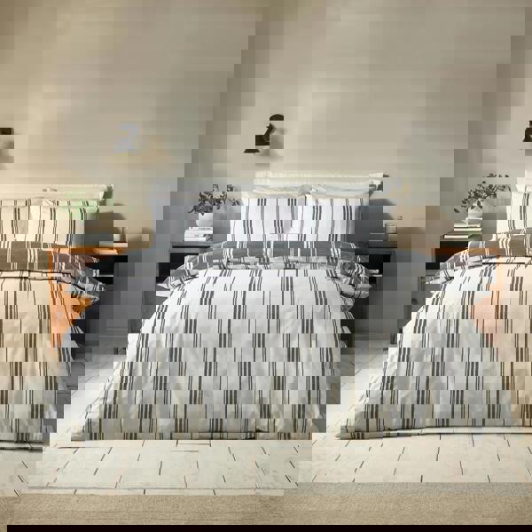 Catherine Lansfield Harbour Stripe Reversible Duvet Cover Set Black