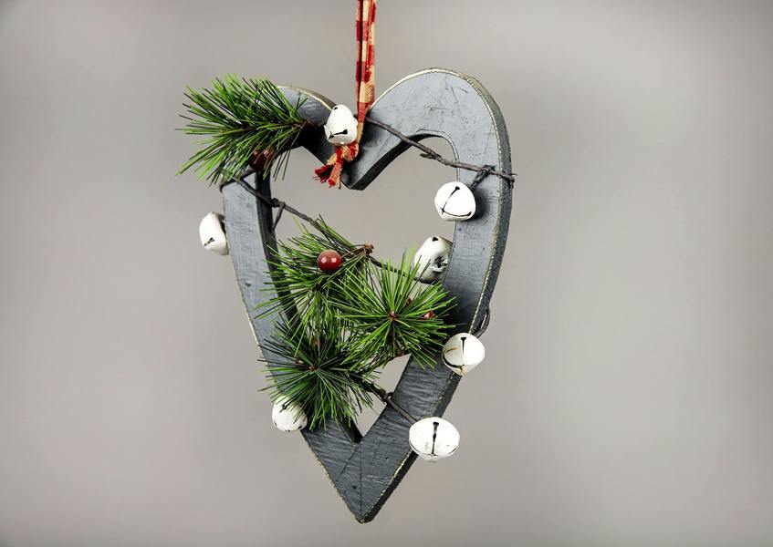 30 cm Wooden Hanging Heart Decoration in Green for Christmas and Seasonal Displays image 7