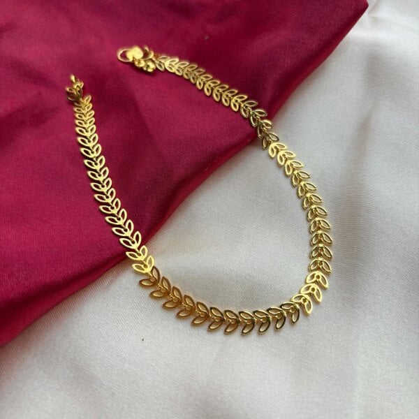 The Colourful Aura Golden Brass Hollow Leaf Minimalist Boho Thin Slim Foot Payal Anklet