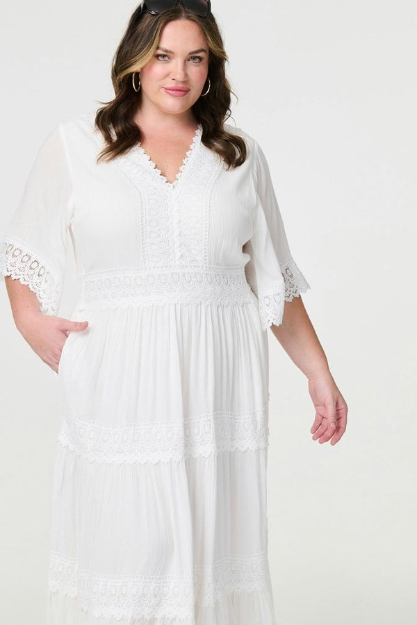 White | Short Sleeve Crochet Maxi Dress : Model is 5'8"/172 cm and wears UK18/EU46/US14/AUS18