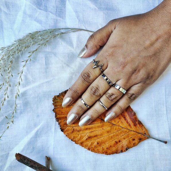 The Colourful Aura 5 Piece Stackable Midi Gold Silver Chevron Knuckle Boho Ring Set