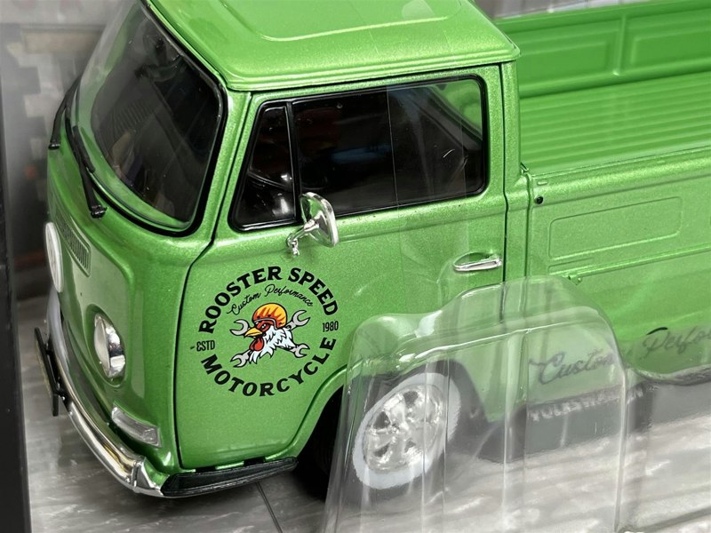 Solido Volkswagen T2 Pick Up Green Custom 1968 1:18 Scale 1809401