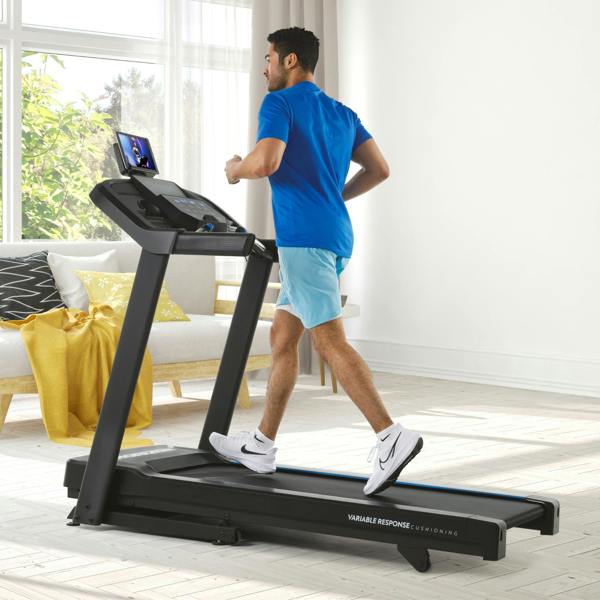 Horizon 5.0AT @ Zone Treadmill - uk.johnsonfitness.com