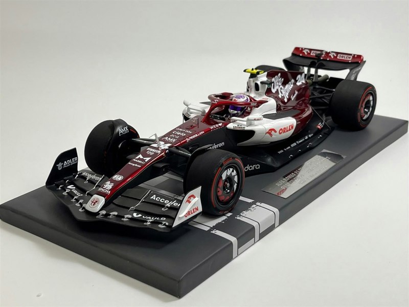 Minichamps Zhou Guanyu 2022 Alfa Romeo F1 Team Orlen C42 Bahrain GP 1:18 117220124