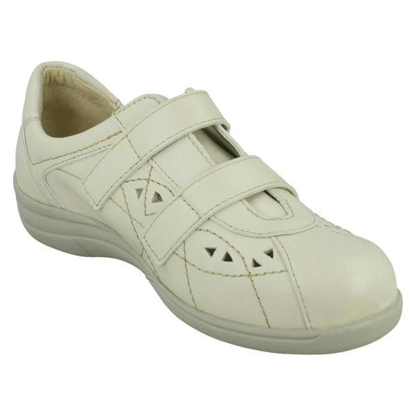 DB Shoes Ladies Easy B Casual Flat Shoes Cynthia