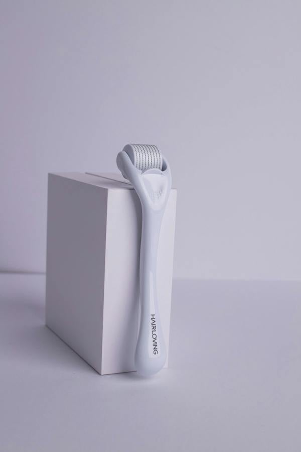 Derma roller by hairloving with microneedles