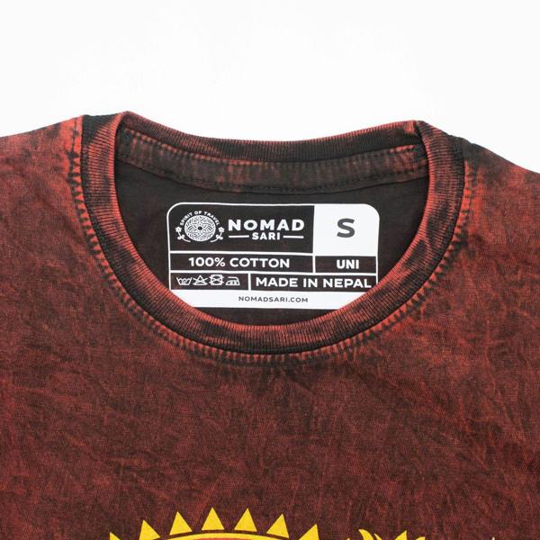 Maroon cotton T-shirt neckline with brand label and 100% cotton text
