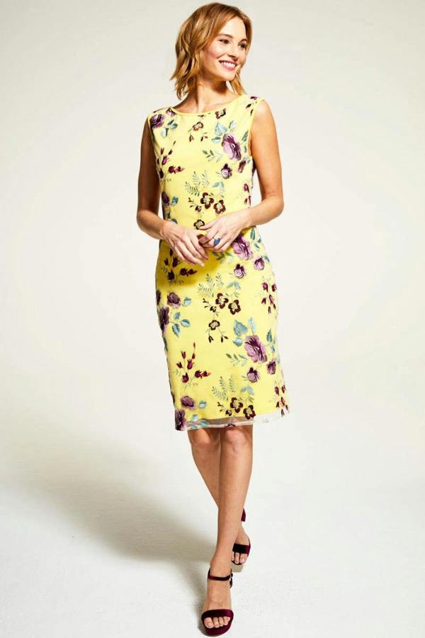 HotSquash Sleeveless Embroidered Shift Dress
