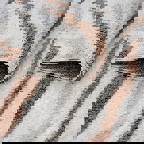 Moodi Shaggy Cream/Brown, abstract design, underfloor heating | THE RUGS