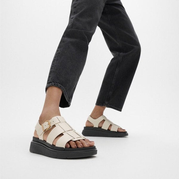 FitFlop GEN-FF LEATHER Womens Fisherman Sandals Paris Beige