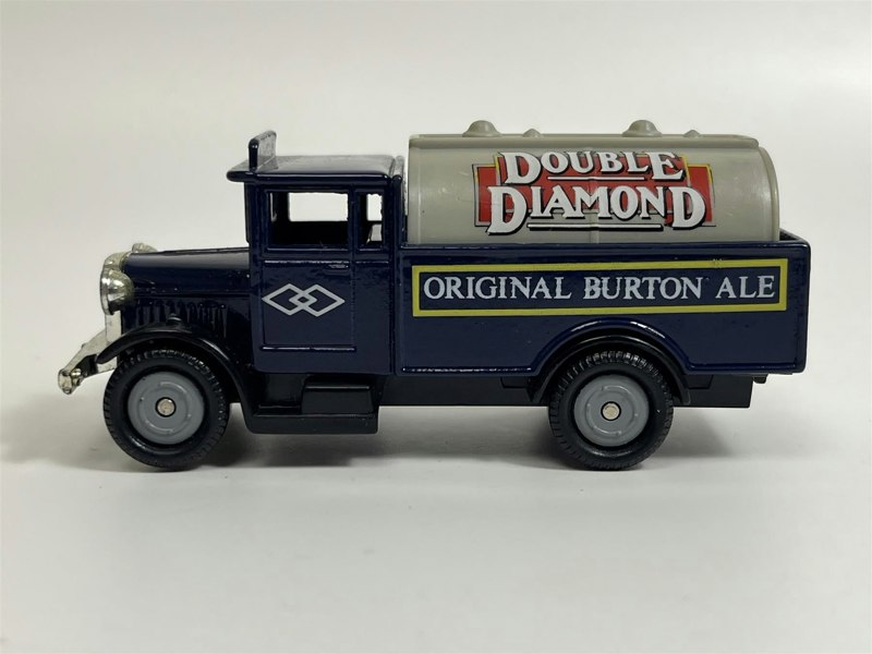 MCSlots The Village Collection Double Diamond Ale Cameo From Corgi VCC07D S6