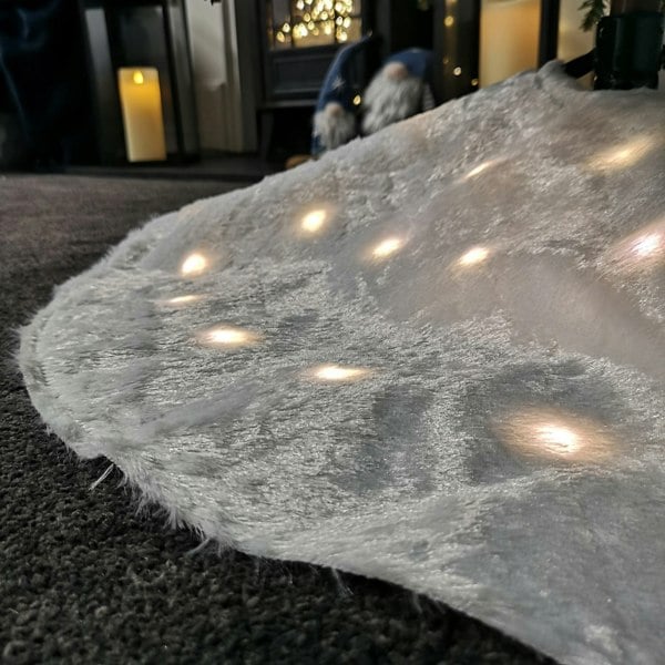 Samuel Alexander 90cm USB Powered LED White Fur Fabric Christmas Tree Skirt
