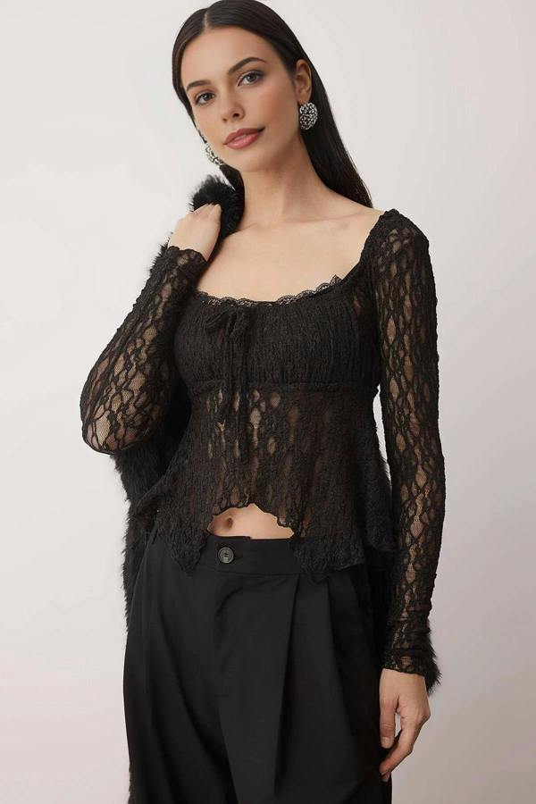 WOVCOR Square Neck Unlined Lace Party Blouse