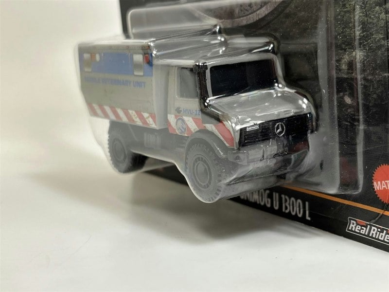 Hot Wheels Jurassic World Mercedes Benz Unimog U 1300L Hot Wheels Real Riders 1:64 HCP08