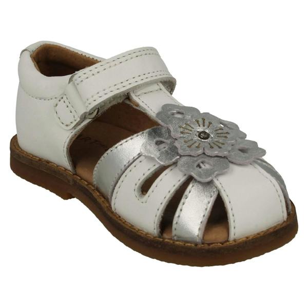 Start-rite Girls Startrite Flower Detailed Closed Toe Sandals Flora