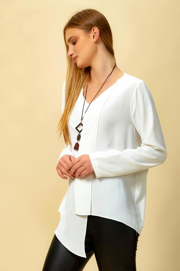 Hoxton Gal Oversized Layered Top with Necklace in White