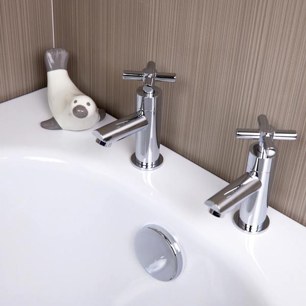 Flode Isak | Bath Pillar Taps | Chrome