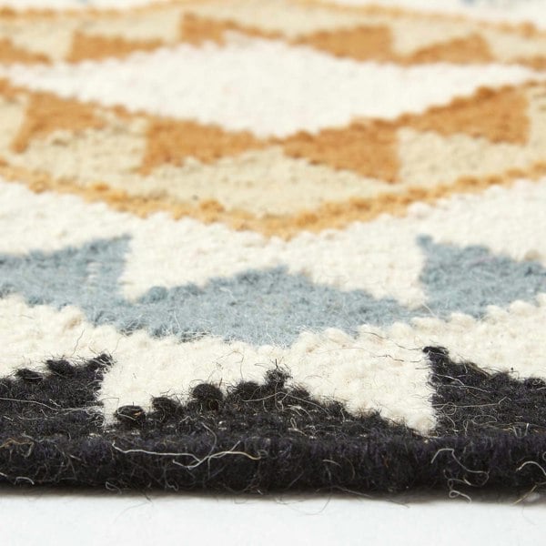 HOMESCAPES Agra Handwoven Diamond Kilim Wool Rug