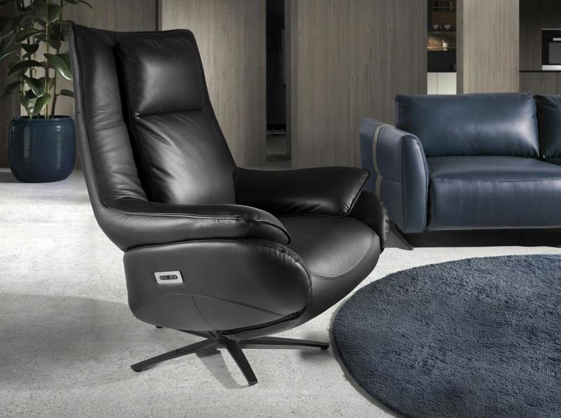 Angel Cerdá Black Leather Swivel Armchair 5124