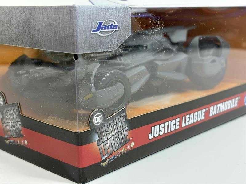 MCSlots Batman Justice League Batmobile 1:32 Scale Jada 99230