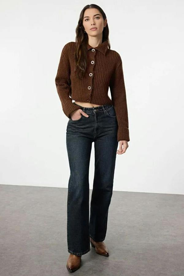 Hoxton Gal Cropped Soft-Textured High Neck Knit Cardigan