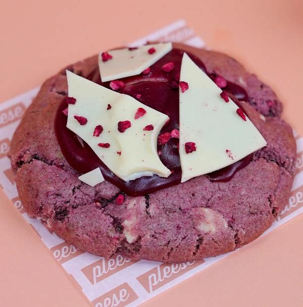 Pleese Raspberry Caramel & White Chocolate Cookie