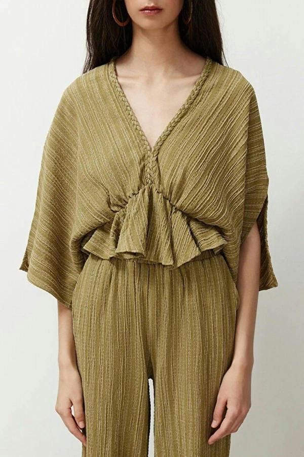 Textured Fabric Ruffled Woven