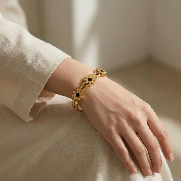 The Colourful Aura 18ct Gold Plated Black Daisy Flower Hinged Bangle Floral Bracelet