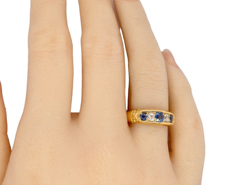 Vintage Tom An antique sapphire and diamond ring