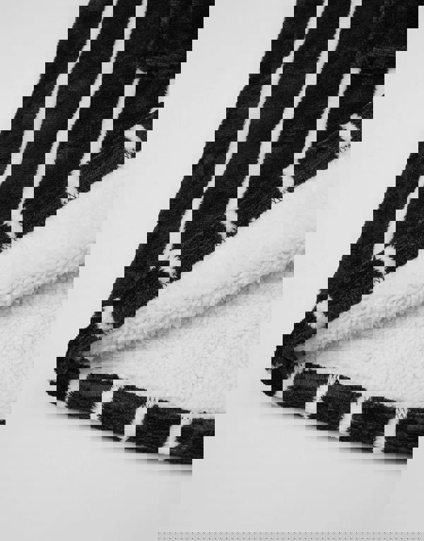 Disney The Nightmare Before Christmas Unisex Black Jack Skellington Blanket Hoodie (One Size)