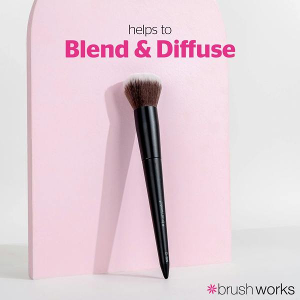 Brushworks No. 12 Blush Brush