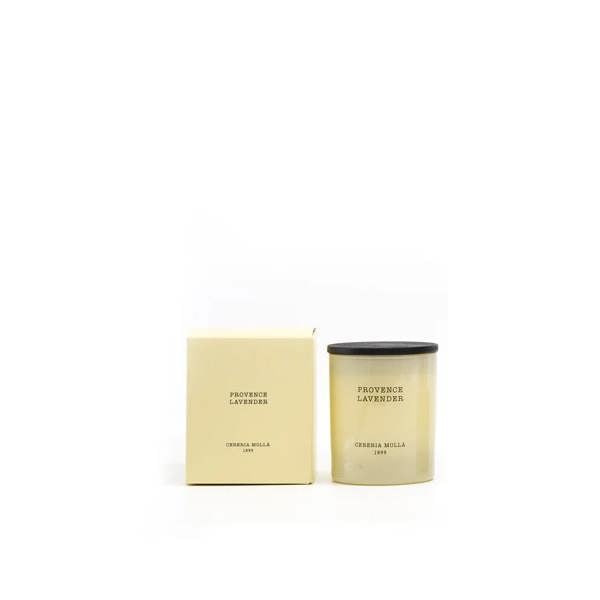 This blend of lavender and lemongrass transports us to a serene and fresh environment, capturing the pure essence of the Mediterranean