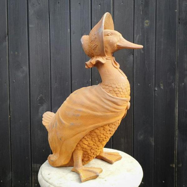 SPA Rustic Cast Iron Jemima Puddle Duck Statue Garden Ornament Home Decor